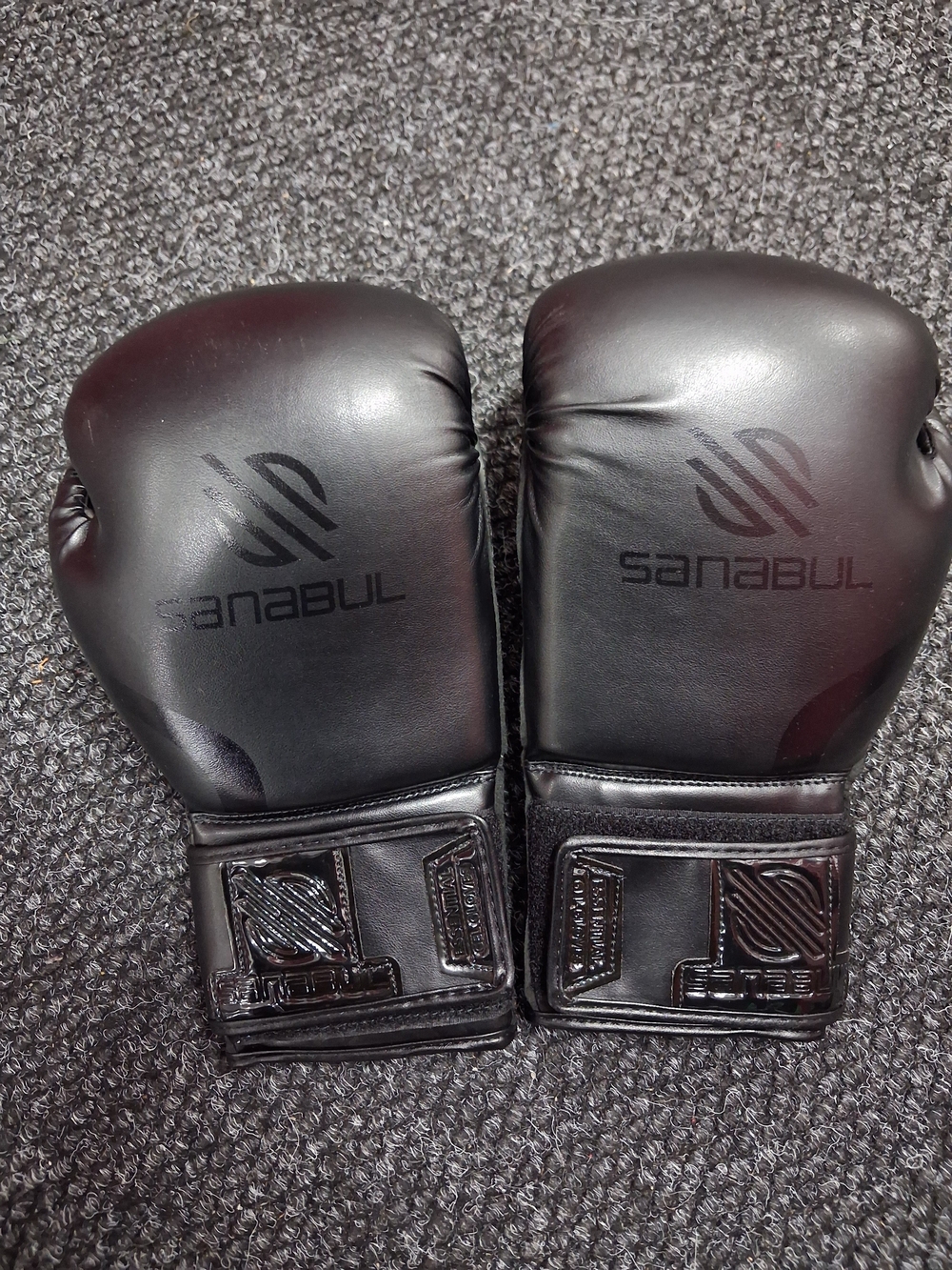 Sanabul Men's Black Boxing Gloves - Professional Training Pair 12 Oz